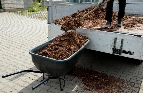 Bulk Mulch Delivery in Burnsville